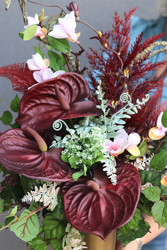 Anturium 2, bukiet nagrobny we wkładzie, wys.67cm