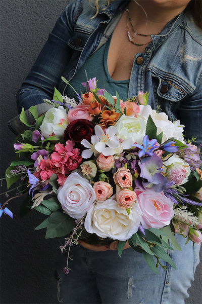 Ledita, kompozycja kwiatowa w pucharze