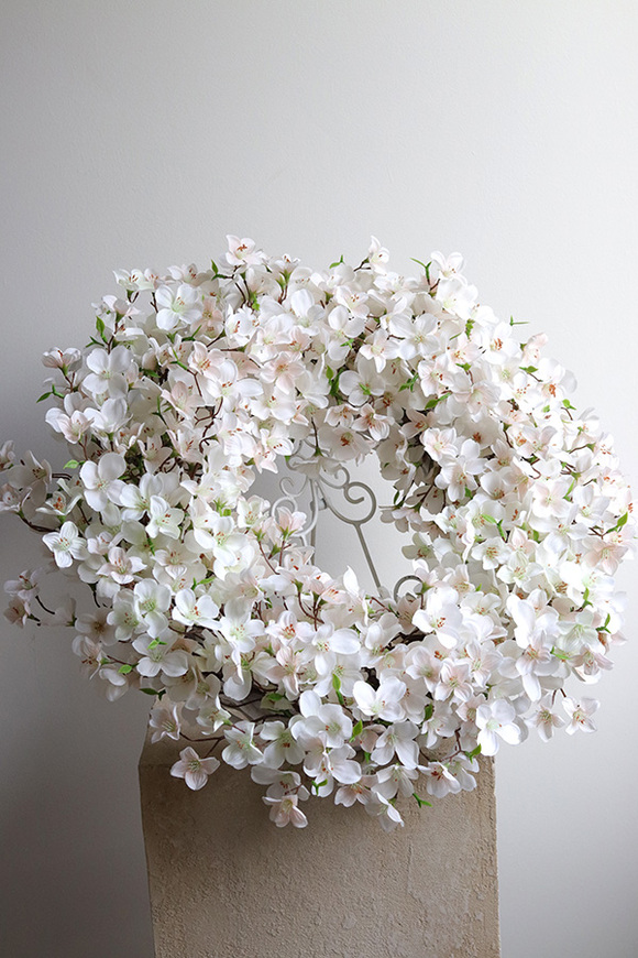 Biała Jabłoń, wiosenny wianek dekoracyjny