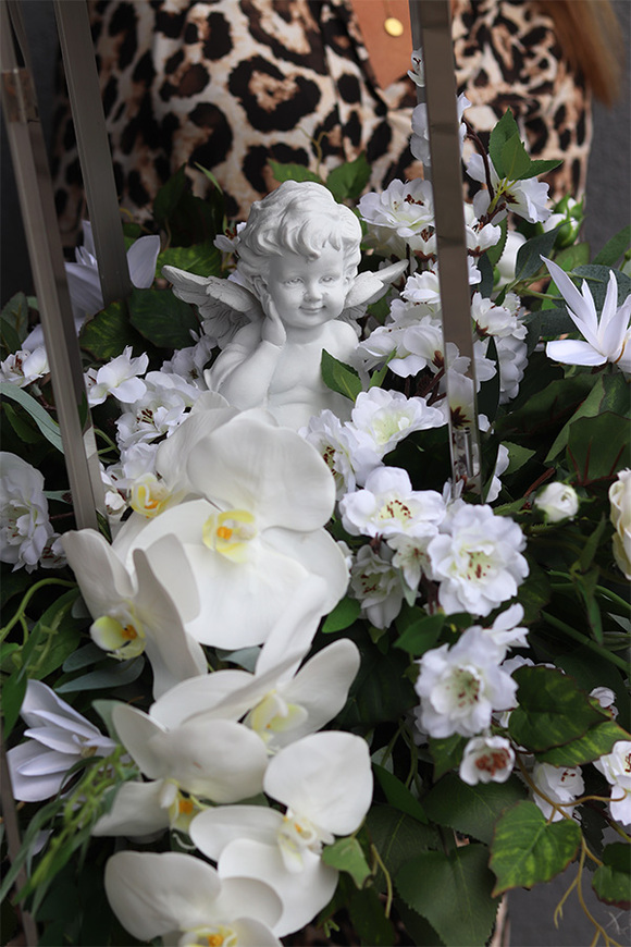 Angelo Garden Biel, elegancka dekoracja nagrobna