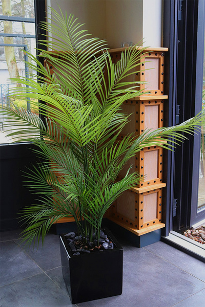 Palma Fiberglass, sztuczna roślina w czarnej donicy