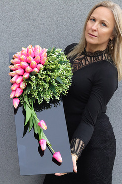 Tulippo New Design Candy, dekoracja nagrobna na czarnej podstawie, wym.70x25cm 