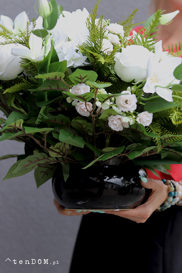 Biellana kompozycja nagrobna w misie