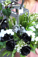 Angelo Garden White&Black, lampion nagrobny z kwiatami