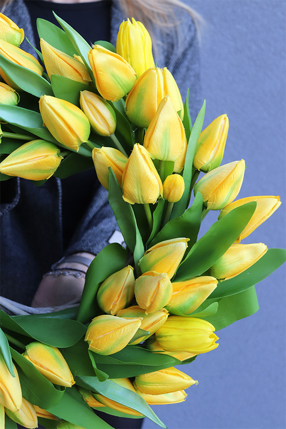 Witaj Wiosno Yellow Retra, wianek z tulipanów