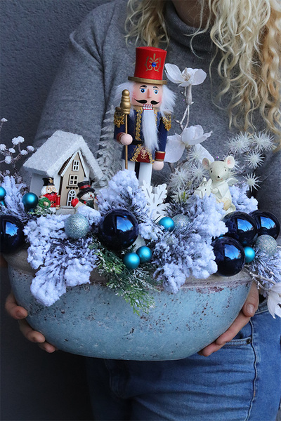 Nuts 2, świąteczny stroik z dziadkiem w naczyniu