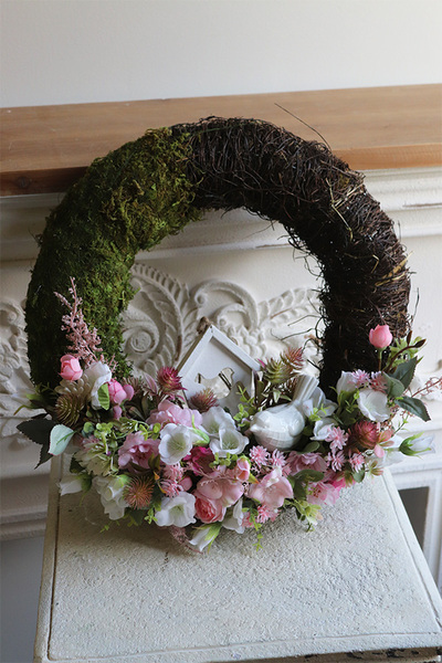 Spring is Comming, wianek z domkiem i ptaszkiem