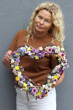 OD RĘKI Serce Radosne, wianek serce z kwiatami, wym.40x36cm 