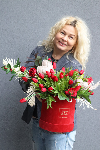 Red Spring Big, walentynkowy flowerbox z tulipanami