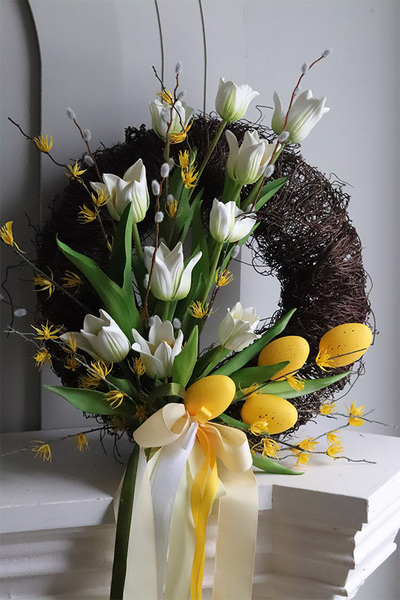 Tulipanowy Raj, dekoracyjny wianek z tulipanami