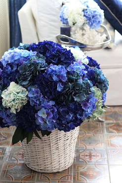 Karenao Blue Provance L, kosz z hortensjami, wym.80×65