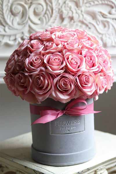 Jubileo Sorella, flowerbox na prezent 50 Róż