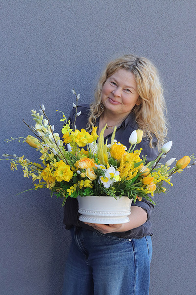 Amira Caroline, dekoracja kwiatowa na stół wielkanocny