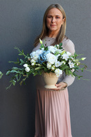 Blue Oceania, kompozycja kwiatowa w naczyniu