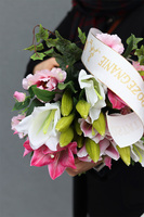 bukiet nagrobny, Lilie na Ostatnie Pożegnanie, dł.60cm