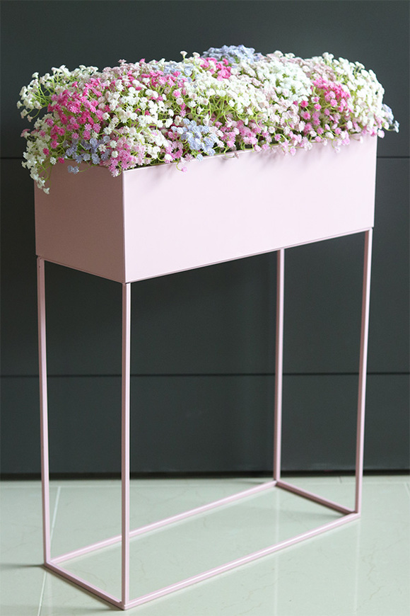 Kaszka Pastella, dekoracja kwiatowa na stojaku