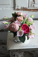 Crown Mini, kompozycja kwiatowa w srebrnej koronie, wym.18x18cm 