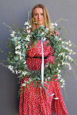 Biell, biały wianek do powieszenia na drzwi, śr.58cm