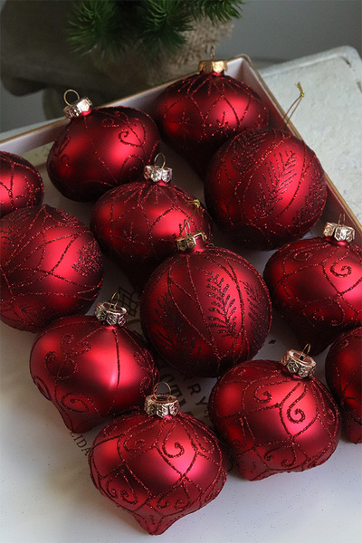 Red Swallowtail, szklane bombki w pudełku