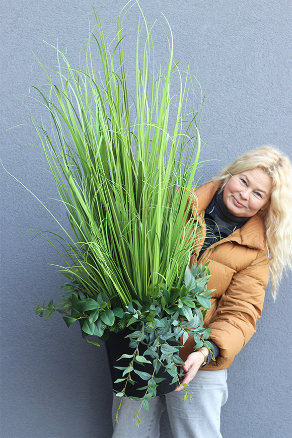 Grassa, kompozycja z traw w donicy