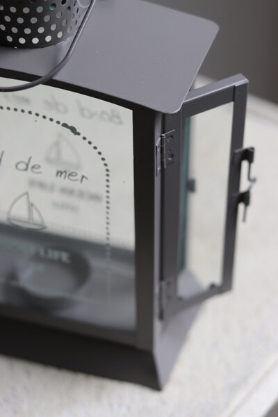 Bord de Mer, metalowy lampion z napisem