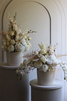 Lorient Heaven, kompozycja kwiatowa w kremowej donicy	