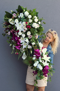 Królewska 2, komplet dekoracji nagrobnych, wiązanka +bukiet we wkładzie