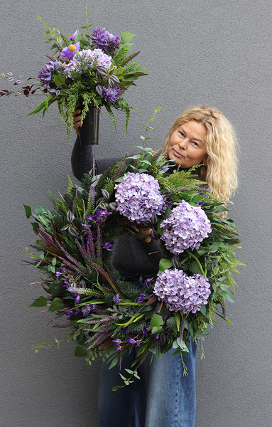 Fioletowa Mgiełka, bukiet nagrobny we wkładzie