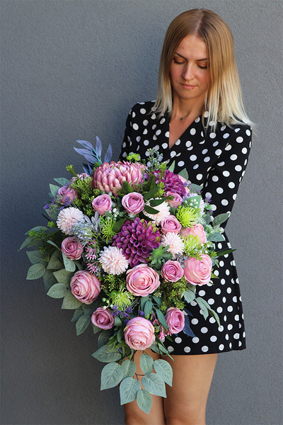 Kerrata New 2, pastelowa dekoracja nagrobna w ciężkiej misie