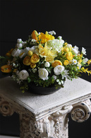 Amira Black, dekoracja kwiatowa na stół Wielkanocny