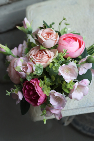 Crown Mini, kompozycja kwiatowa w srebrnej koronie, wym.18x18cm 