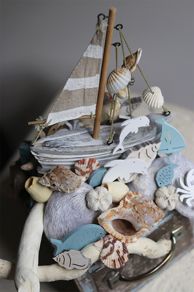 Sen Bosmana, marynistyczna dekoracja w szufladzie