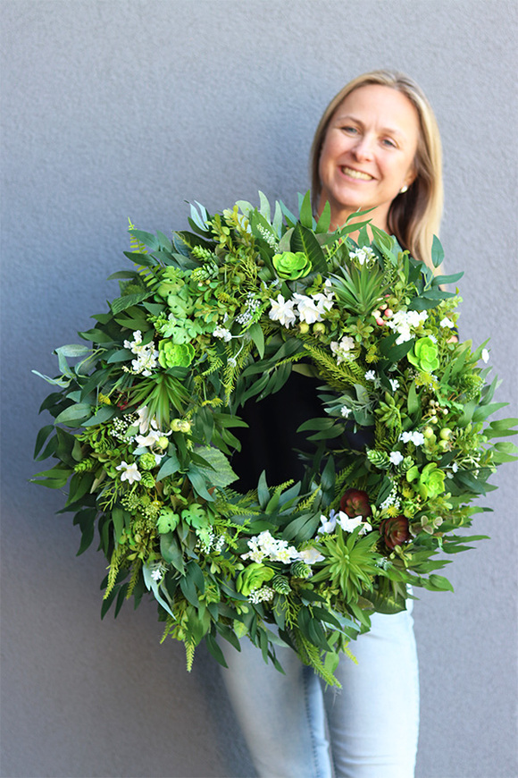 Greenelia 2, zielony wianek na drzwi