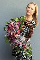 U Moniki, fioletowy asymetryczny wianek