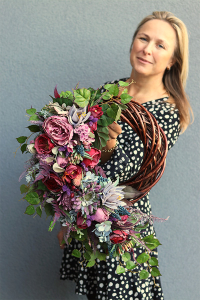 U Moniki, fioletowy asymetryczny wianek