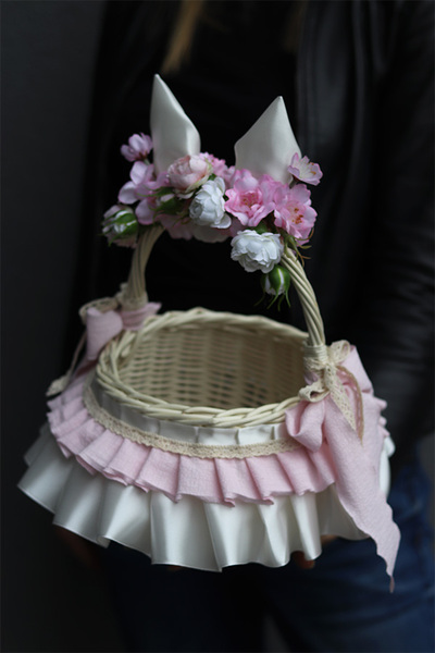 Baletnica, dekorowany koszyczek wielkanocny