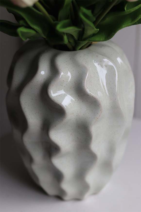 Menato Tulips, bukiet kwiatów w wazonie