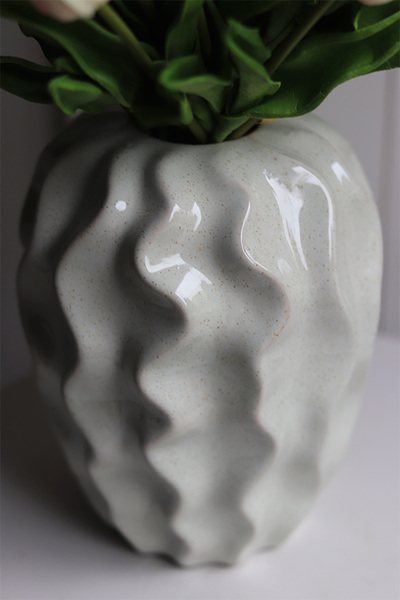 Menato Tulips, bukiet kwiatów w wazonie