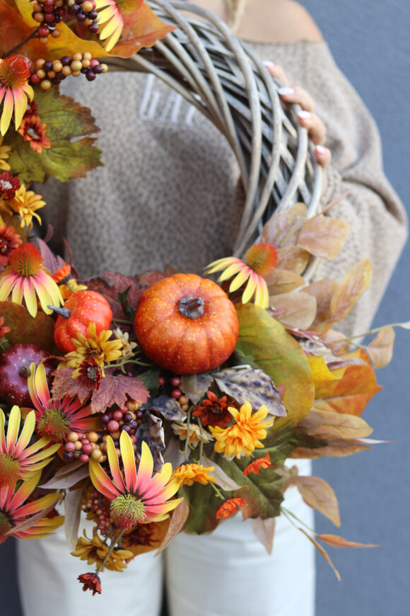 Autumn Garden, asymetryczny jesienny wianek