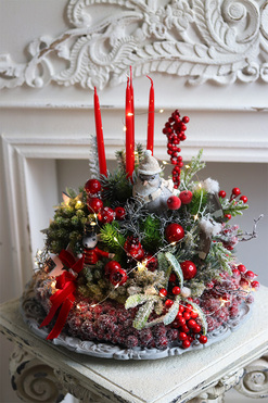 Ptasie Święta, adwentowy stroik ze świecami na talerzu, wym.35x35cm