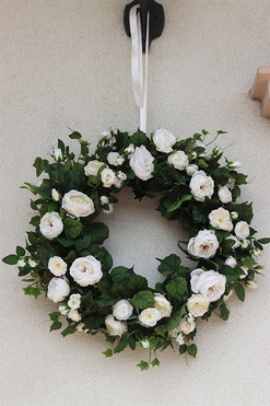 Biały Dworek, wianek białych kwiatów, śr.60cm