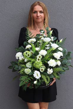 Czyste Wspomnienie, kompozycja nagrobna w misie, dł.76cm