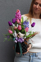 Clemensa Hiacynta, stroik wiosenny z gumowymi tulipanami