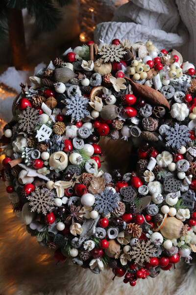 Świąteczna Pogoda, świąteczny wianek dekoracyjny