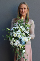 Blue Oceania, kompozycja kwiatowa w naczyniu