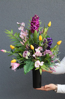 Springie, bukiet nagrobny we wkładzie, wys.65cm 