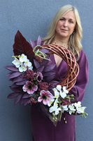 Bordo&Orchidea, asymetryczny wianek na drzwi