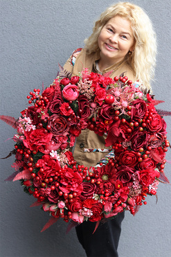 Brigita Red Fire, bogaty czerwony wianek z owocami, śr.65cm