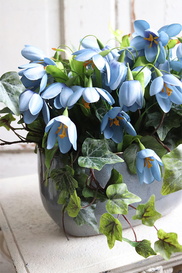 Krokusy Blue, kompozycja wiosenna z niebieskich kwiatów, wym.26x47cm