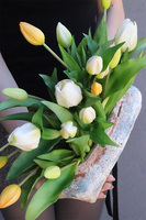 Tulipany Modern, wiosenna dekoracja z tulipanami